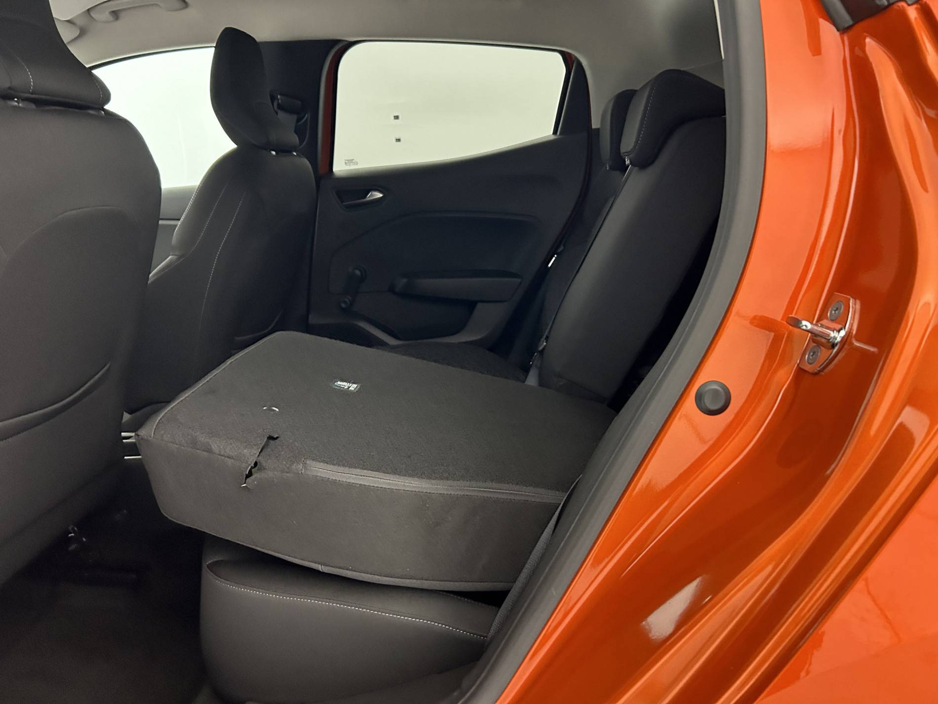 Vente en ligne Renault Clio 5 Clio E-Tech 140 au prix de 15 990 €