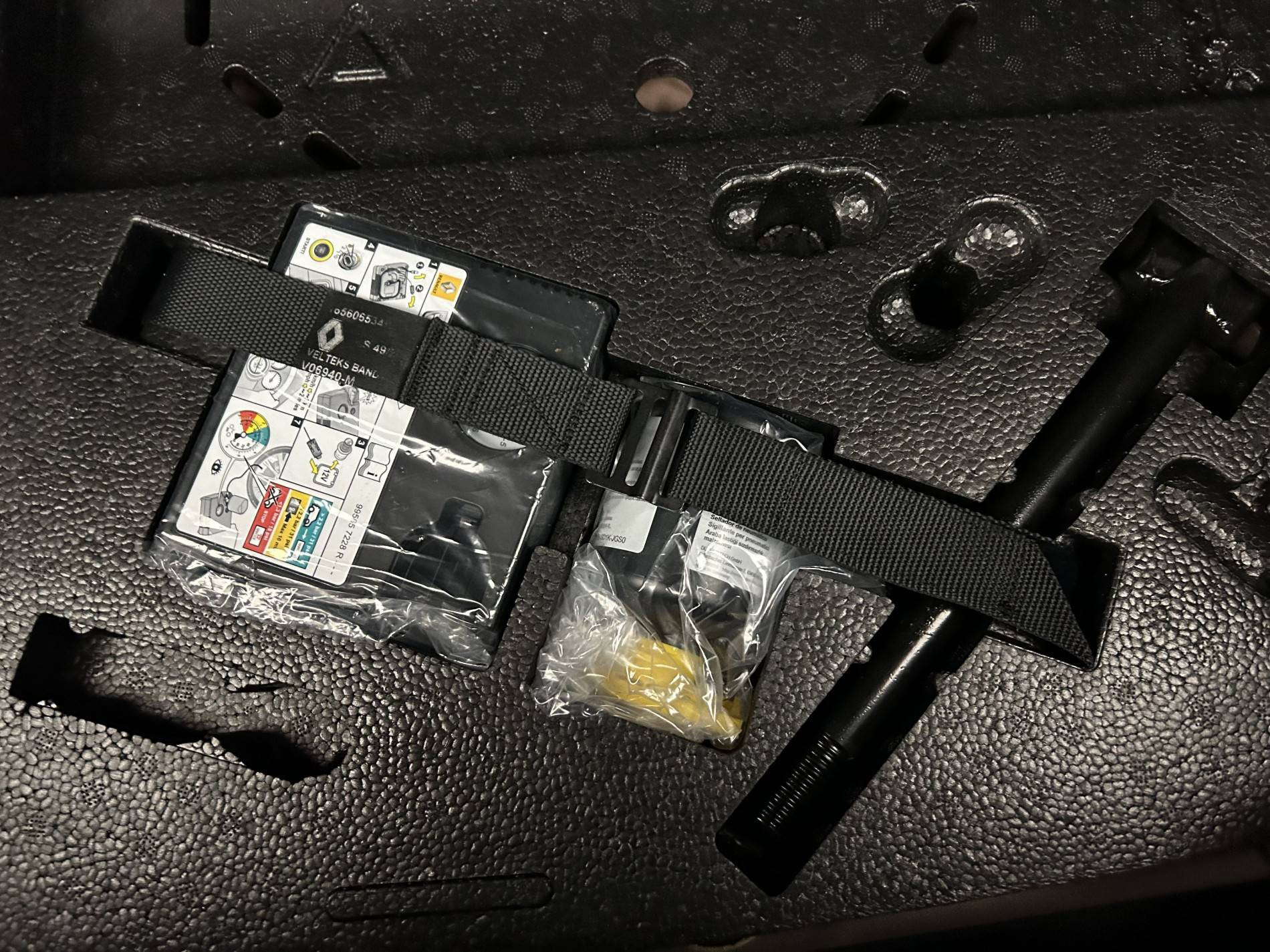 Vente en ligne Renault Clio 5 Clio E-Tech 140 au prix de 15 990 €