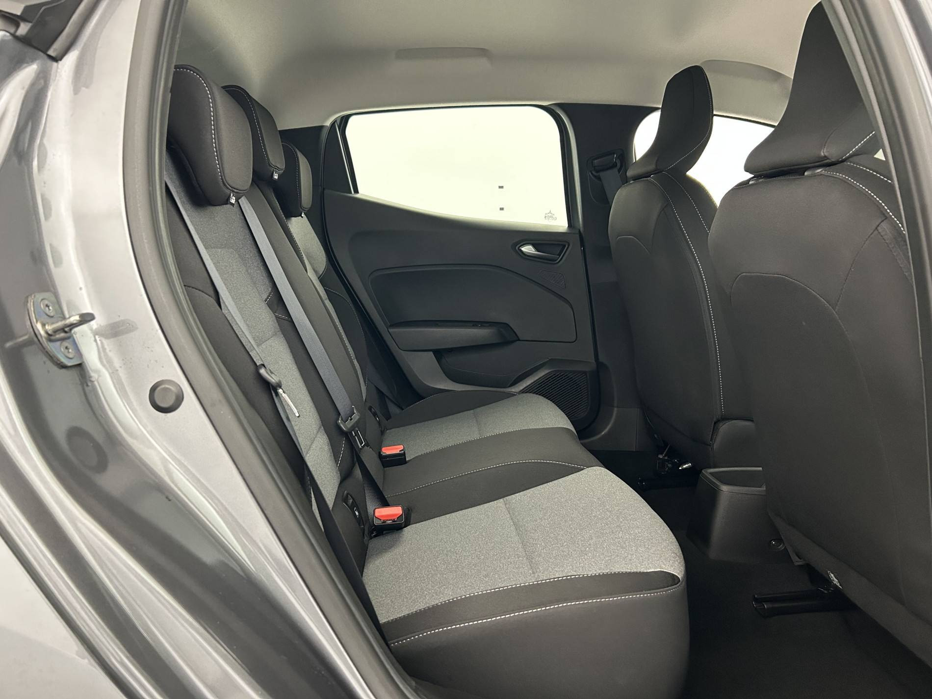 Vente en ligne Renault Clio 5 Clio TCe 90 au prix de 15 790 €