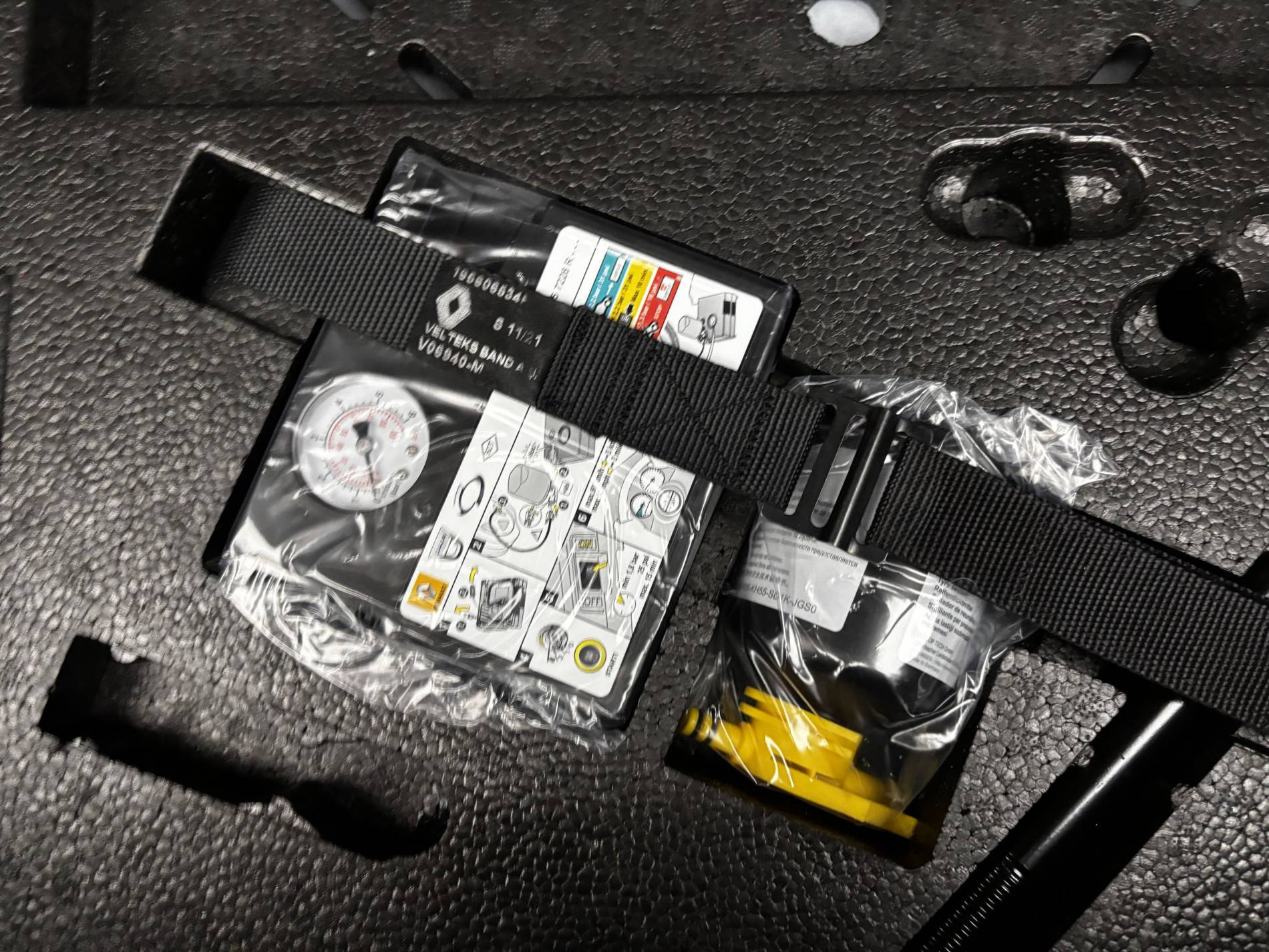 Vente en ligne Renault Clio 5 Clio E-Tech 140 - 21N au prix de 15 690 €