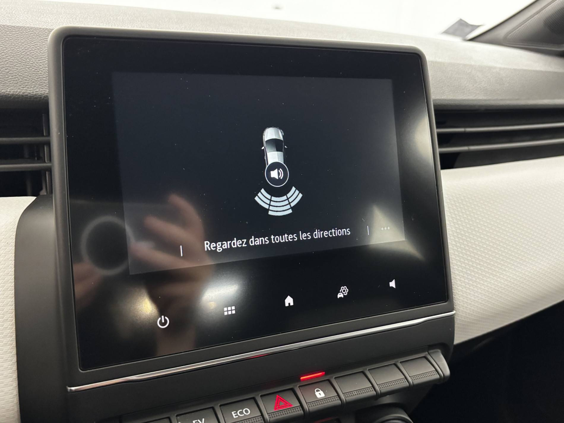 Vente en ligne Renault Clio 5 Clio E-Tech 140 - 21N au prix de 15 690 €