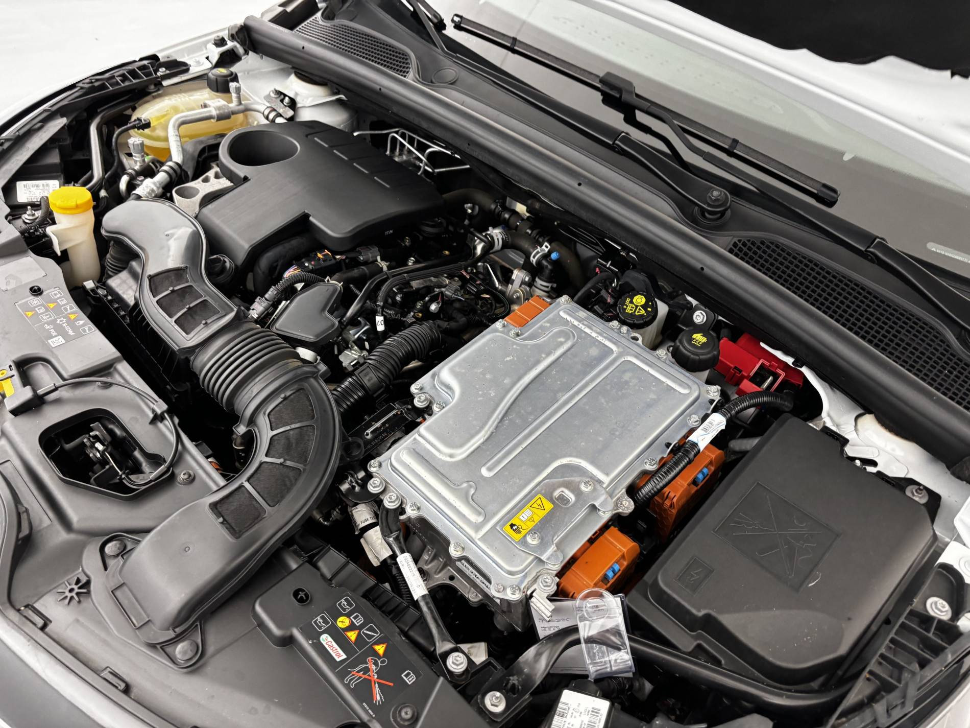 Vente en ligne Renault Clio 5 Clio E-Tech 140 - 21N au prix de 15 690 €