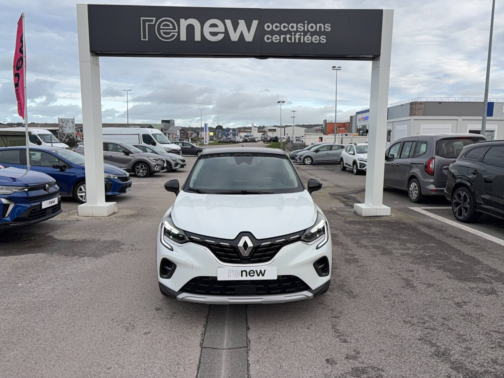 Vente en ligne Renault Captur  E-Tech Plug-in 160 au prix de 17 490 €