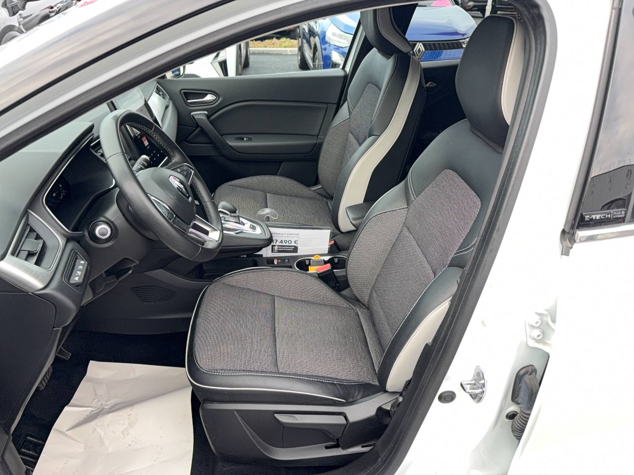Vente en ligne Renault Captur  E-Tech Plug-in 160 au prix de 17 490 €