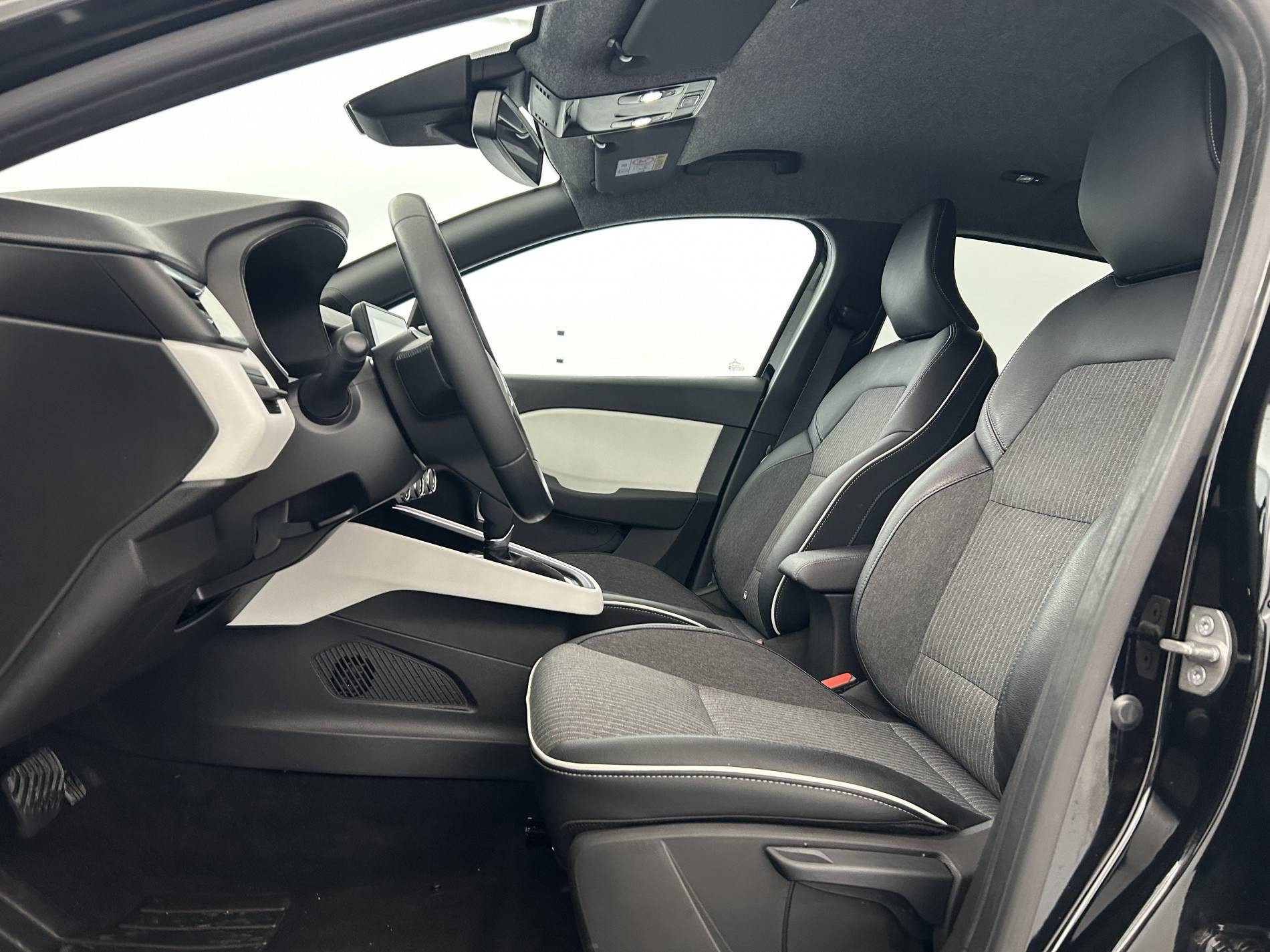 Vente en ligne Renault Clio 5 Clio E-Tech full hybrid 145 au prix de 17 390 €