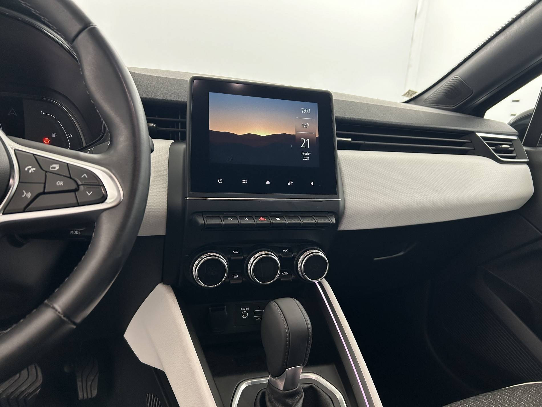 Vente en ligne Renault Clio 5 Clio E-Tech full hybrid 145 au prix de 17 390 €