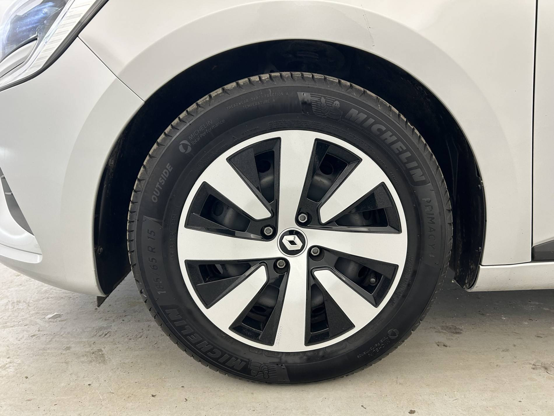 Vente en ligne Renault Clio 5 Clio TCe 90 au prix de 14 490 €