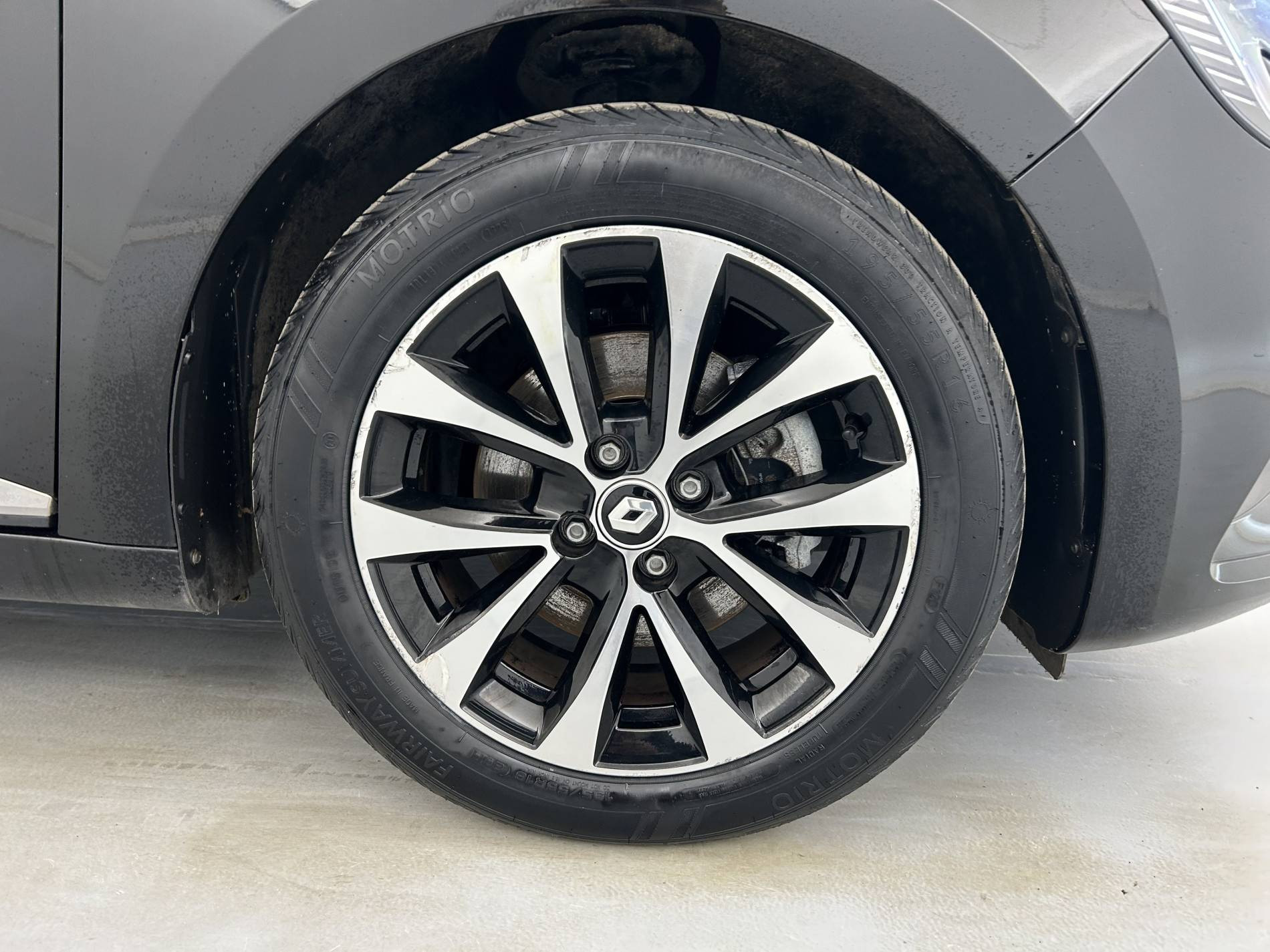 Vente en ligne Renault Clio 5 Clio E-Tech full hybrid 145 au prix de 17 390 €