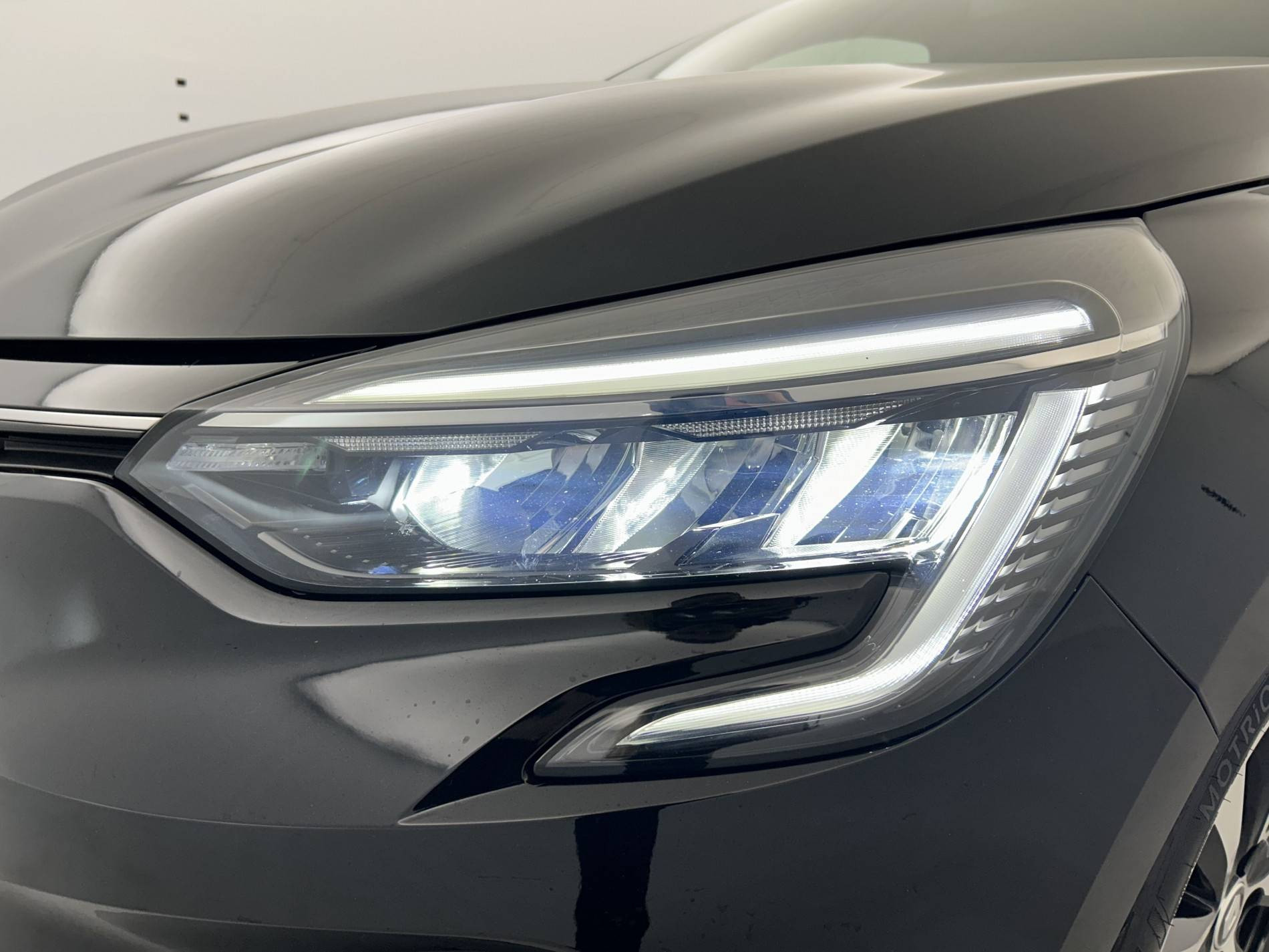 Vente en ligne Renault Clio 5 Clio E-Tech full hybrid 145 au prix de 17 390 €