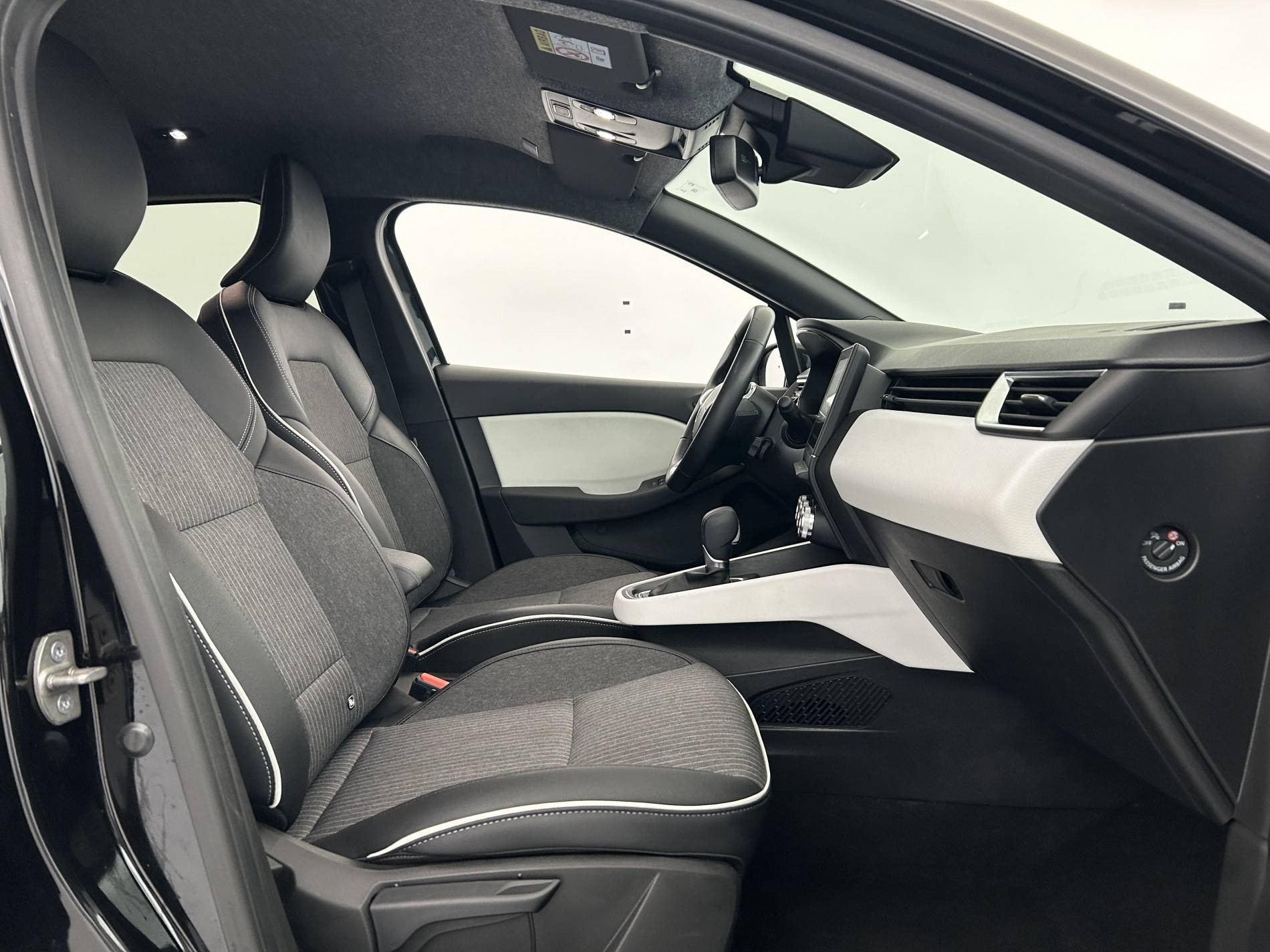 Vente en ligne Renault Clio 5 Clio E-Tech full hybrid 145 au prix de 17 390 €