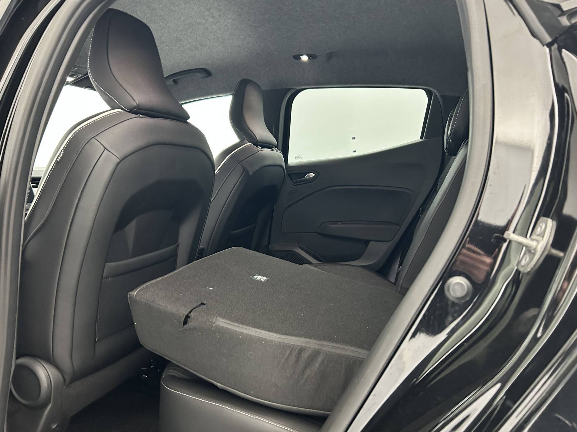 Vente en ligne Renault Clio 5 Clio E-Tech full hybrid 145 au prix de 17 390 €