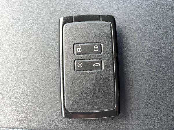 Vente en ligne Renault Scenic E-Tech  220 ch grande autonomie au prix de 45 900 €