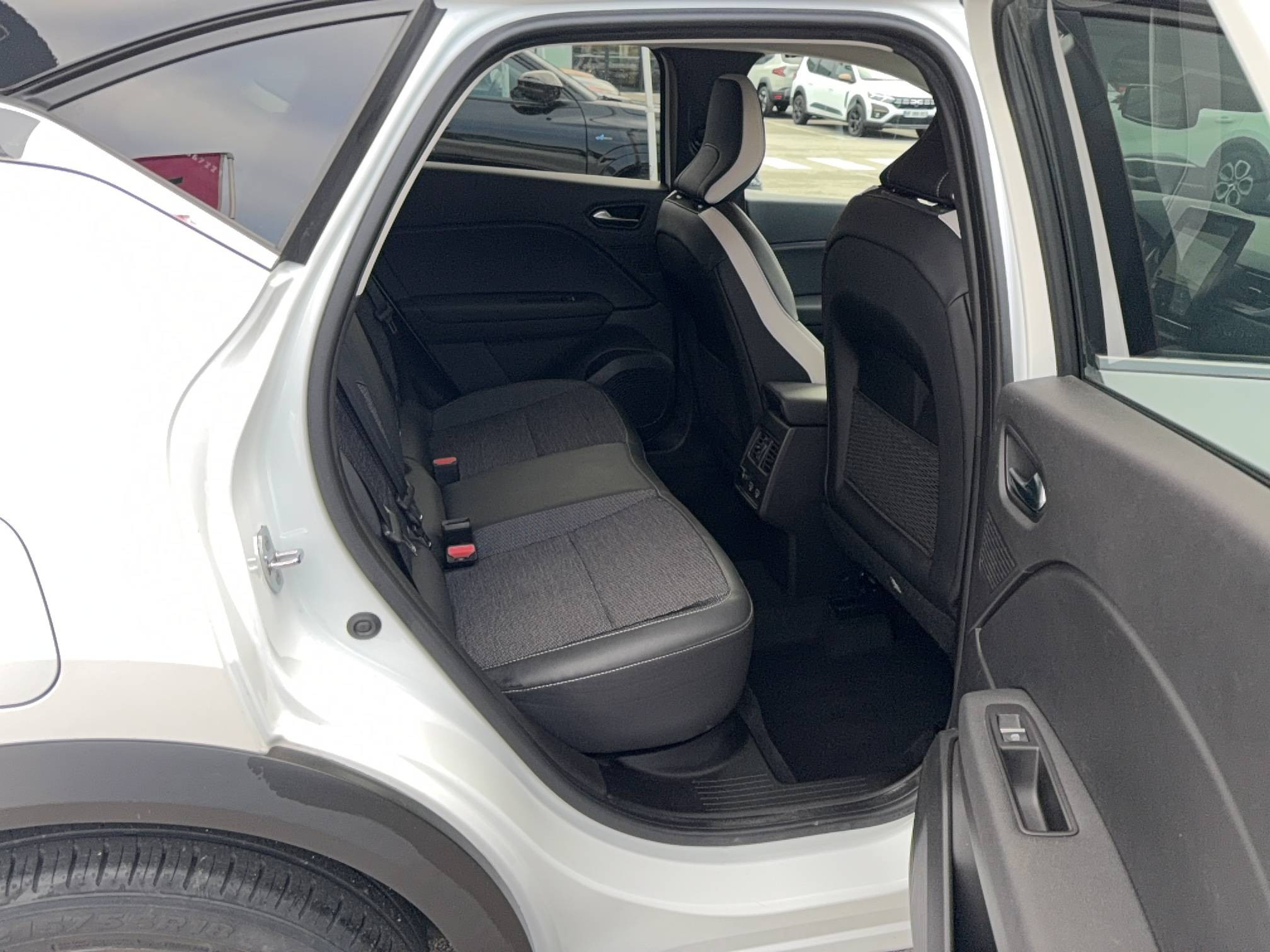 Vente en ligne Renault Captur  E-Tech Plug-in 160 au prix de 17 490 €