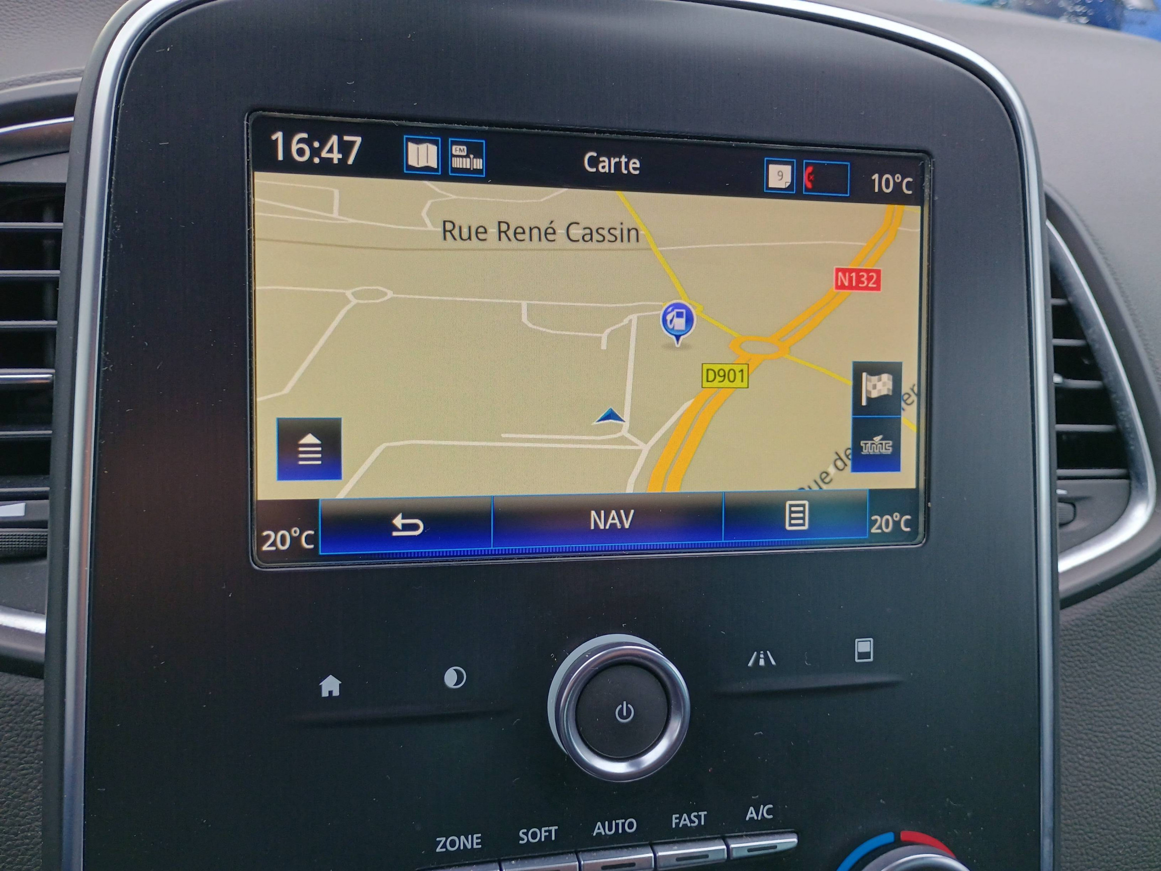 Vente en ligne Renault Scenic 4 Scenic Blue dCi 120 au prix de 14 790 €