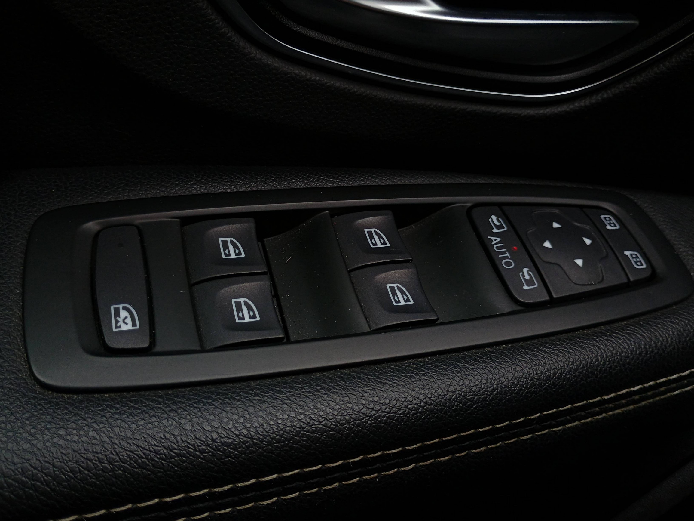 Vente en ligne Renault Scenic 4 Scenic Blue dCi 120 au prix de 14 790 €