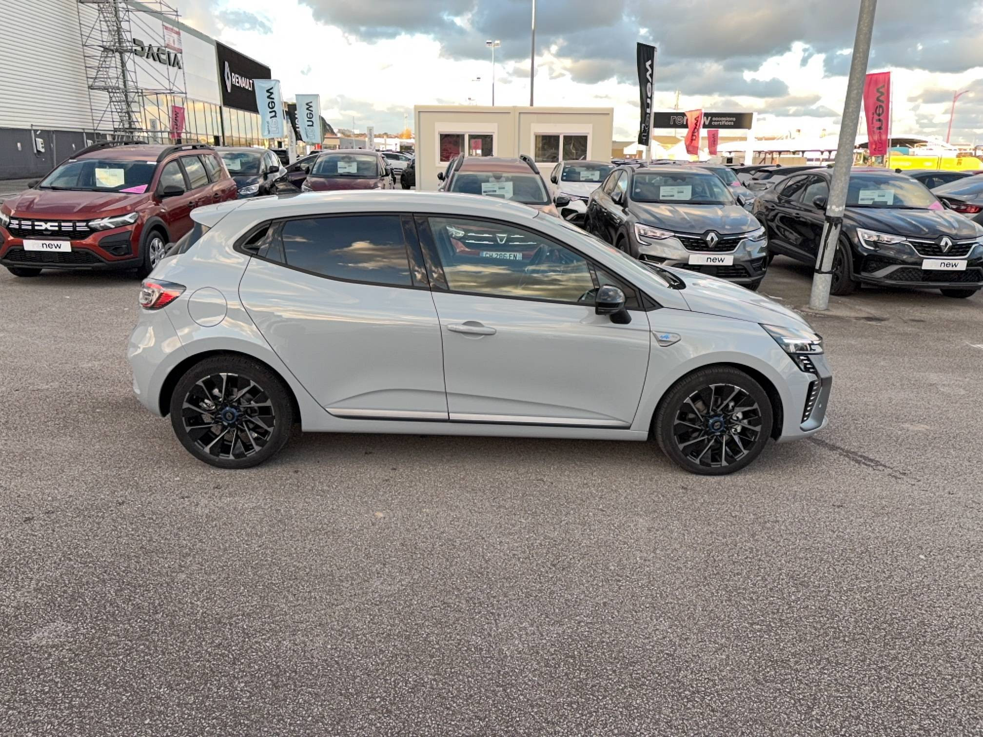 Vente en ligne Renault Clio 5 Clio E-Tech full hybrid 145 ch GSR2 au prix de 24 290 €