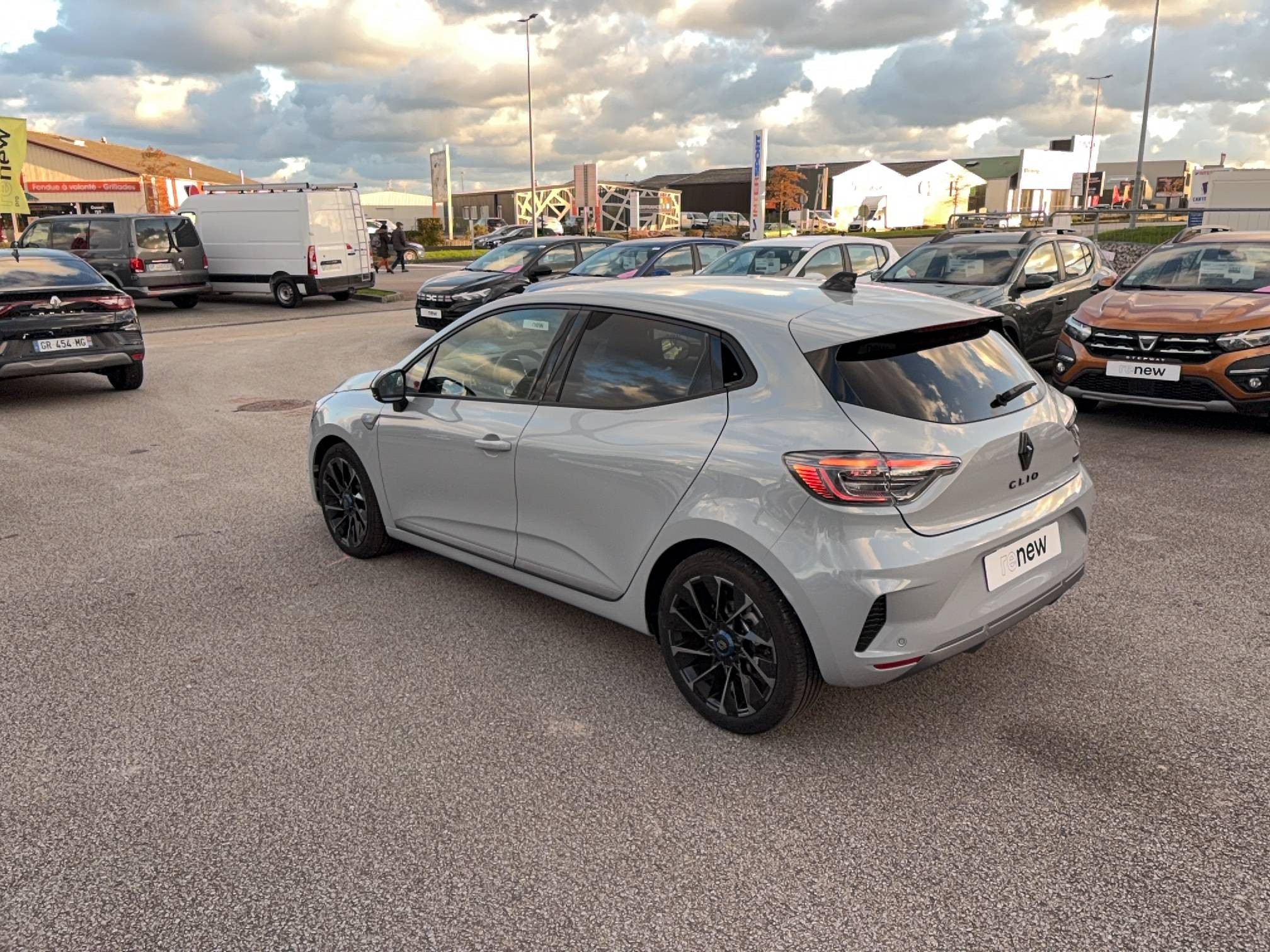 Vente en ligne Renault Clio 5 Clio E-Tech full hybrid 145 ch GSR2 au prix de 24 290 €