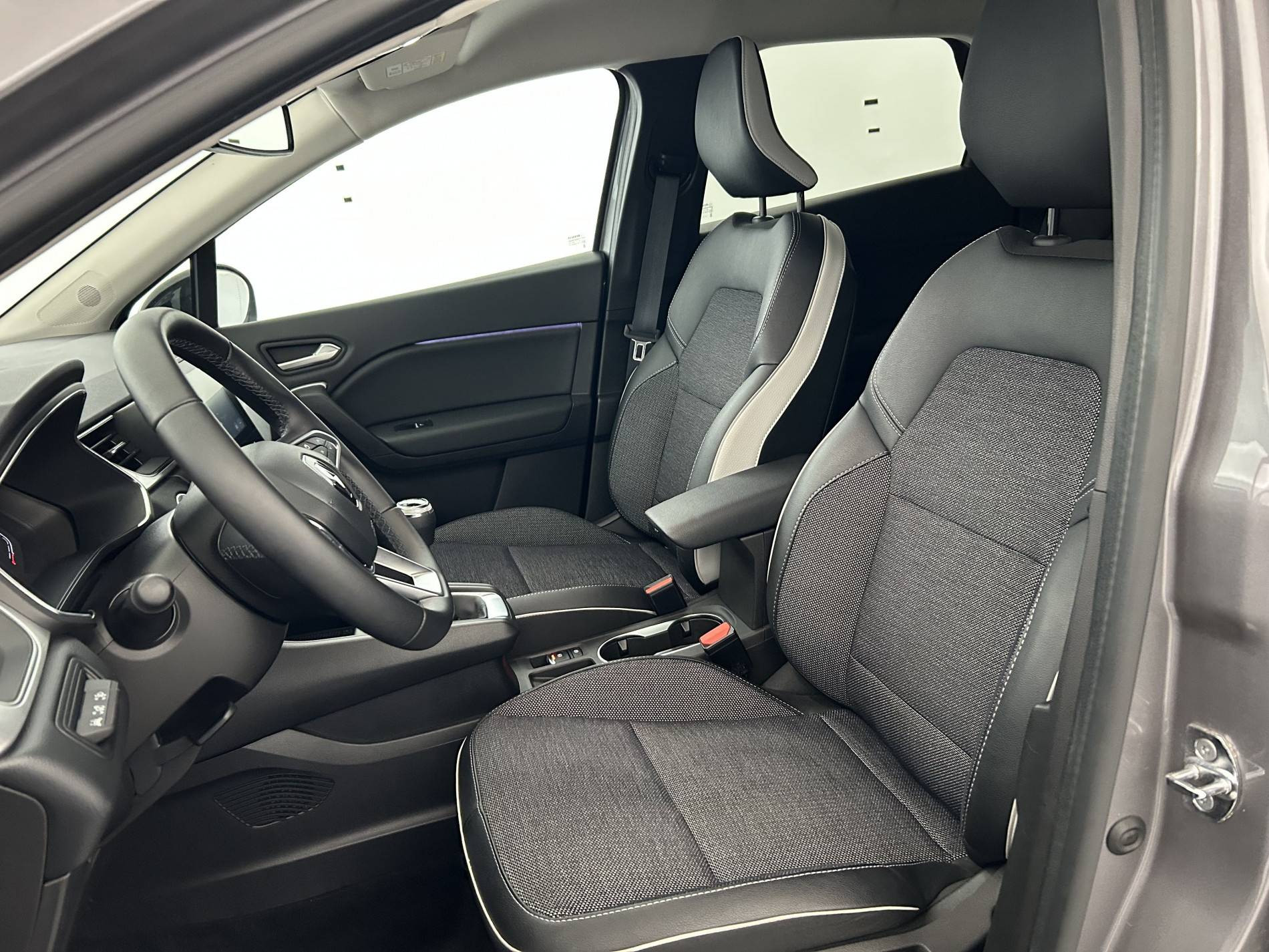 Vente en ligne Renault Captur  TCe 140 - 21 au prix de 17 990 €