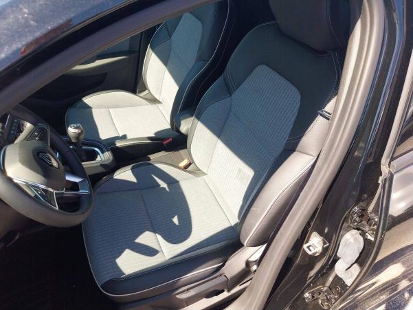 Vente en ligne Renault Clio 5 Clio TCe 90 au prix de 17 490 €