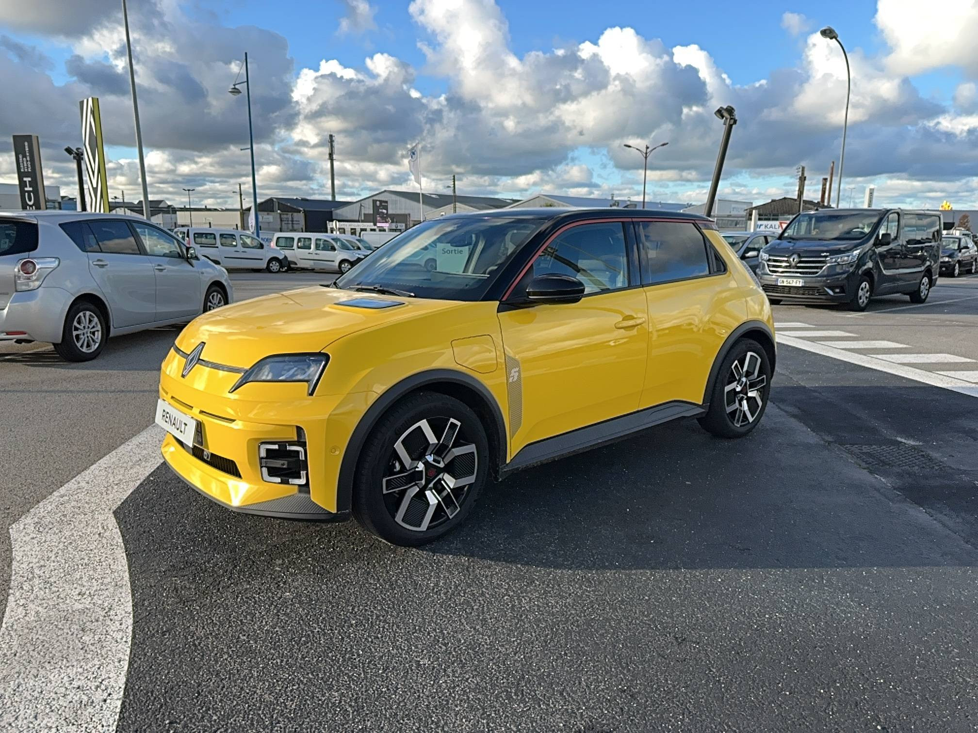 Renault R5 E-Tech  150 ch autonomie confort occasion de 2025 en vente à Cherbourg
