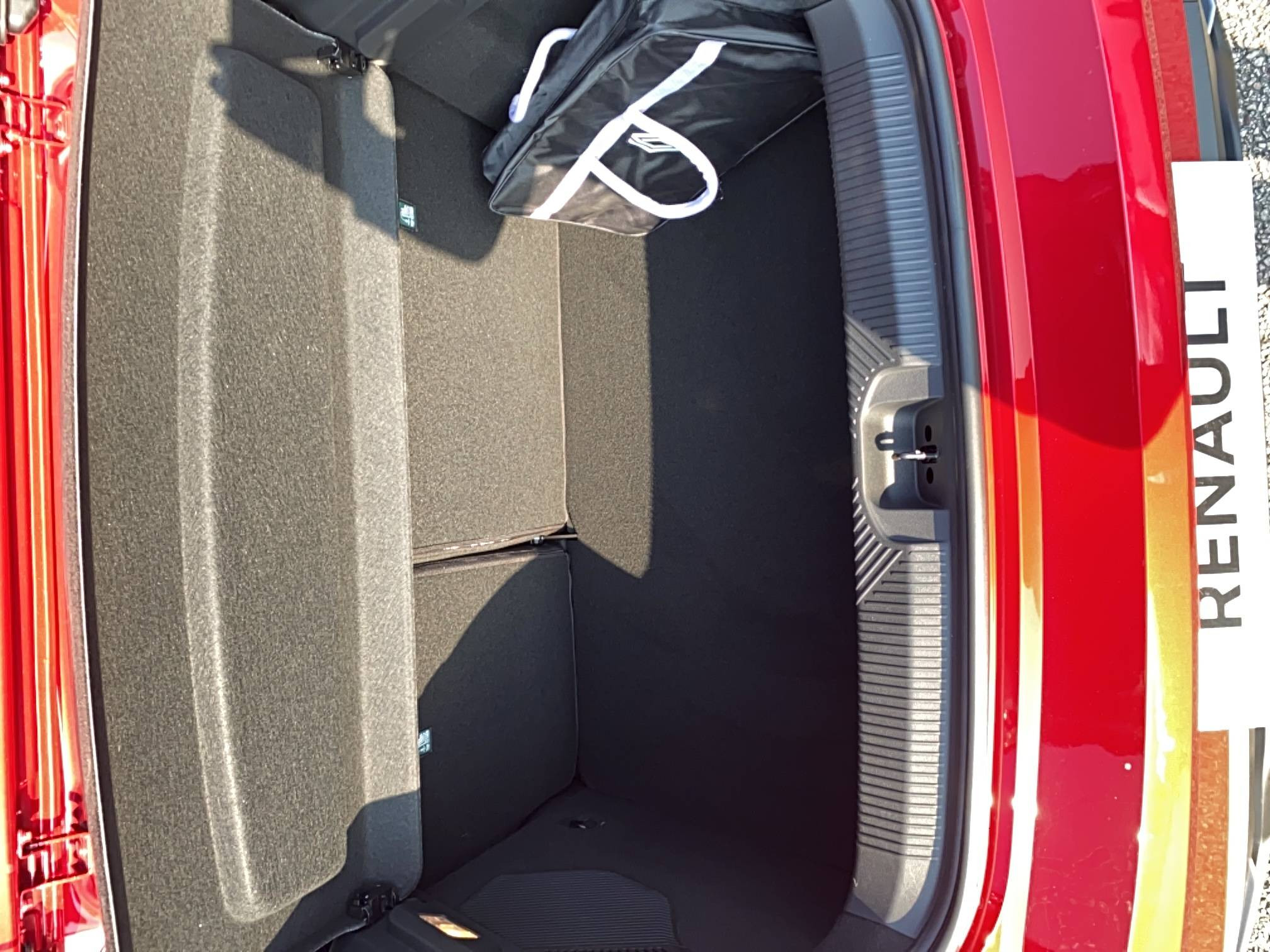 Vente en ligne Renault Clio 6 Clio E-Tech full hybrid 160 ch au prix de 27 900 €