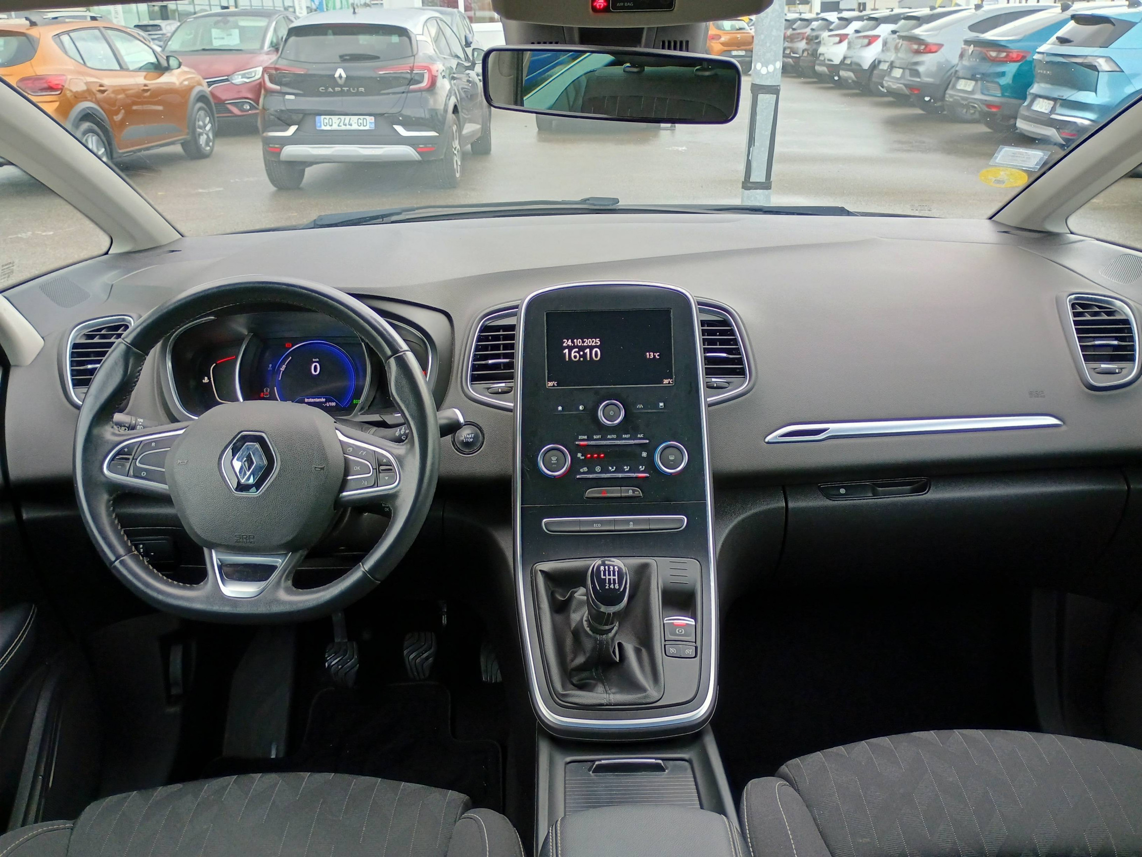 Vente en ligne Renault Scenic 4 Scenic Blue dCi 120 au prix de 14 790 €