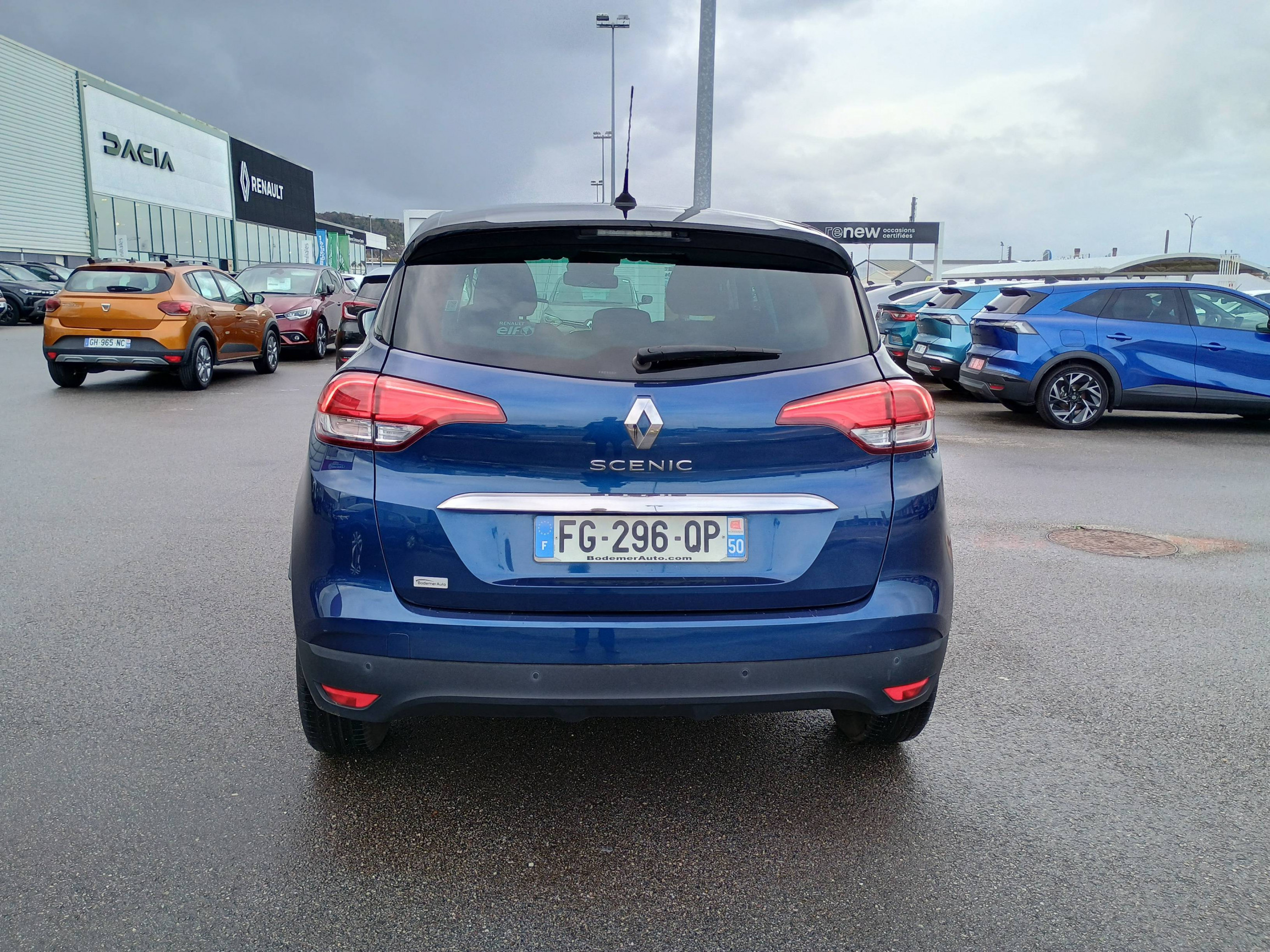 Vente en ligne Renault Scenic 4 Scenic Blue dCi 120 au prix de 14 790 €