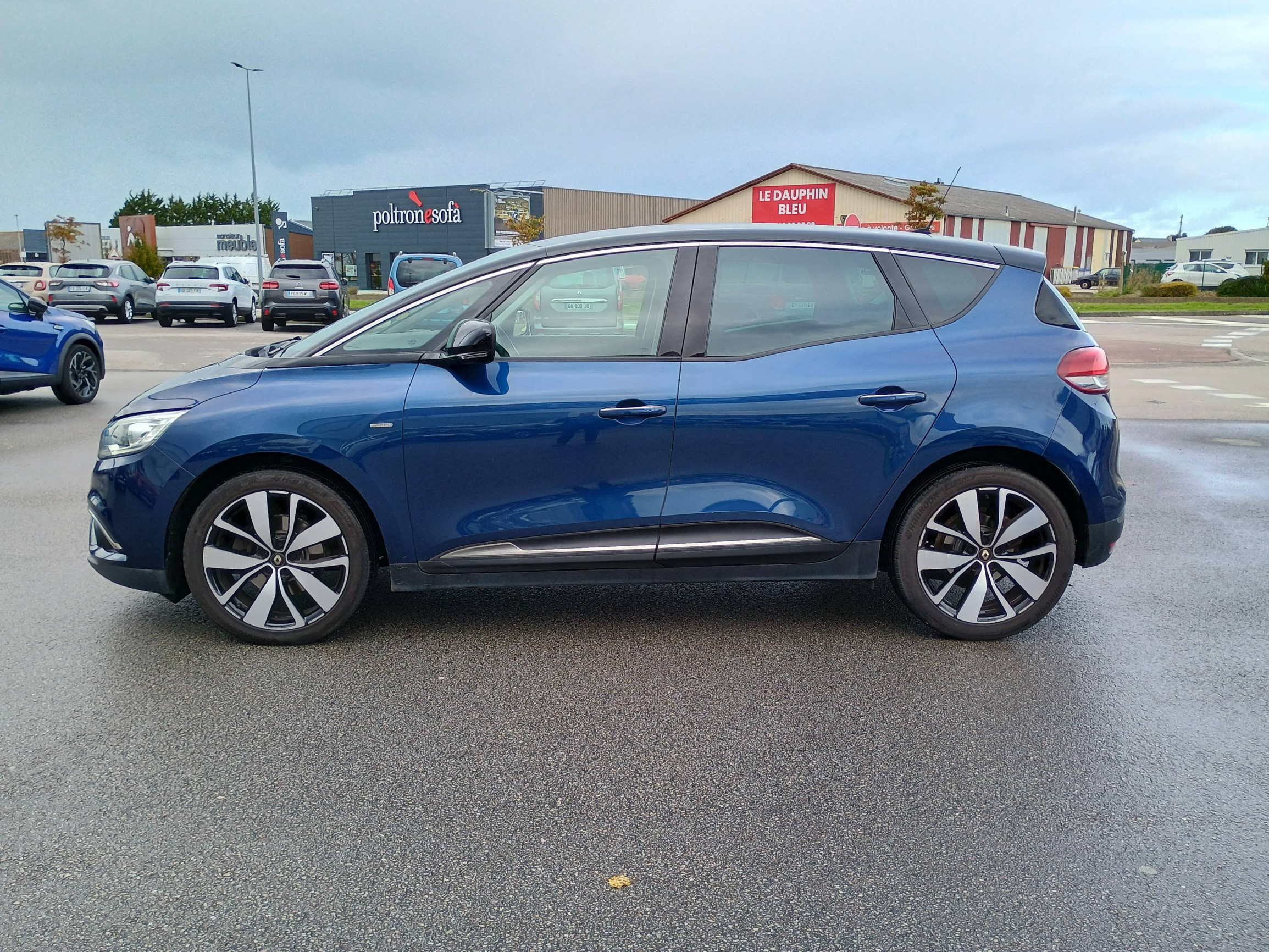 Vente en ligne Renault Scenic 4 Scenic Blue dCi 120 au prix de 14 790 €