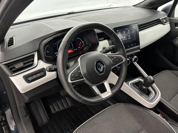 Vente en ligne Renault Clio 5 Clio E-Tech 140 - 21N au prix de 17 490 €