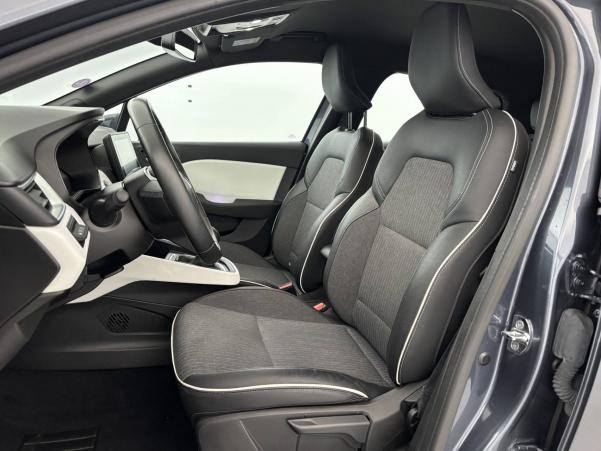 Vente en ligne Renault Clio 5 Clio E-Tech 140 - 21N au prix de 17 490 €