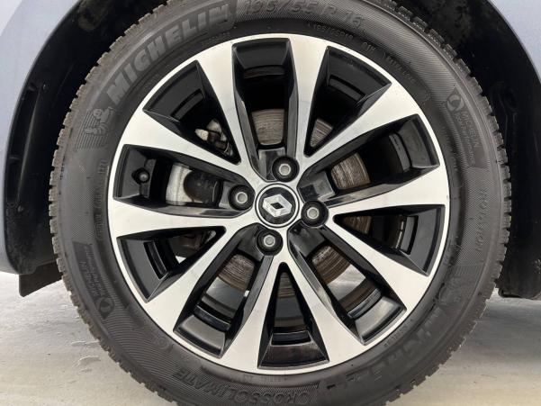 Vente en ligne Renault Clio 5 Clio E-Tech 140 - 21N au prix de 17 490 €