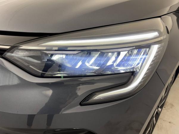 Vente en ligne Renault Clio 5 Clio E-Tech 140 - 21N au prix de 17 490 €