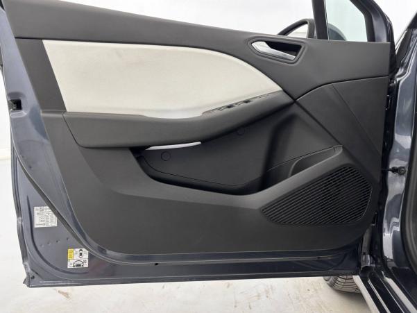 Vente en ligne Renault Clio 5 Clio E-Tech 140 - 21N au prix de 17 490 €