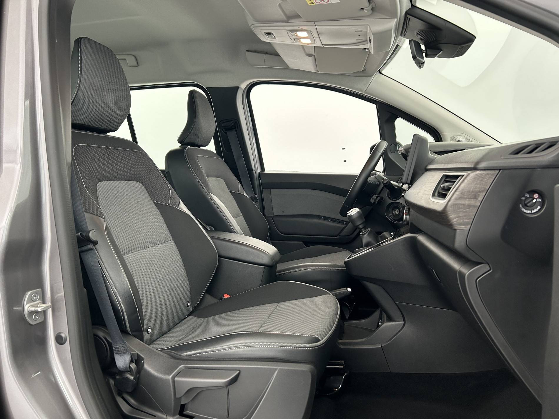 Vente en ligne Renault Kangoo  Blue dCi 95 au prix de 16 490 €