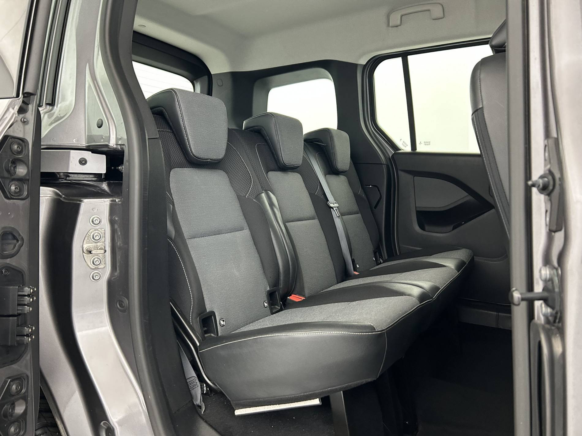 Vente en ligne Renault Kangoo  Blue dCi 95 au prix de 16 490 €