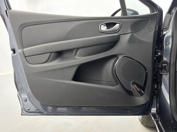 Vente en ligne Renault Clio 4 Clio TCe 90 E6C au prix de 12 590 €