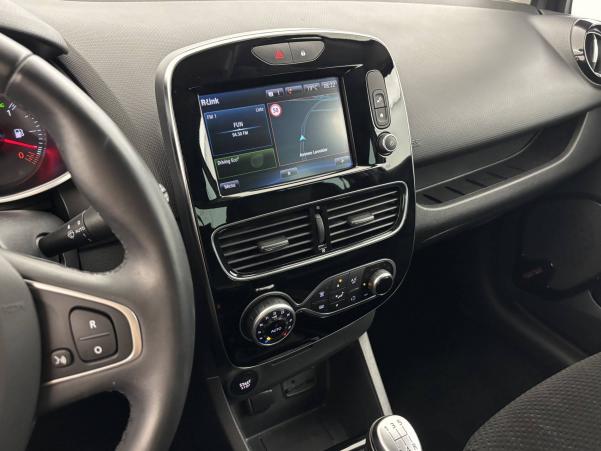 Vente en ligne Renault Clio 4 Clio TCe 90 E6C au prix de 12 590 €