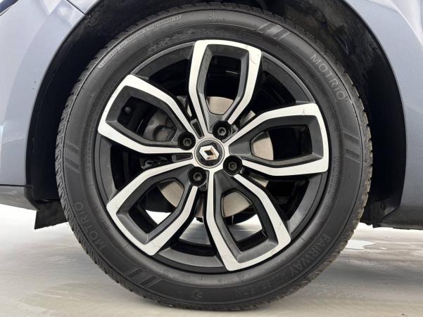 Vente en ligne Renault Clio 4 Clio TCe 90 E6C au prix de 12 590 €