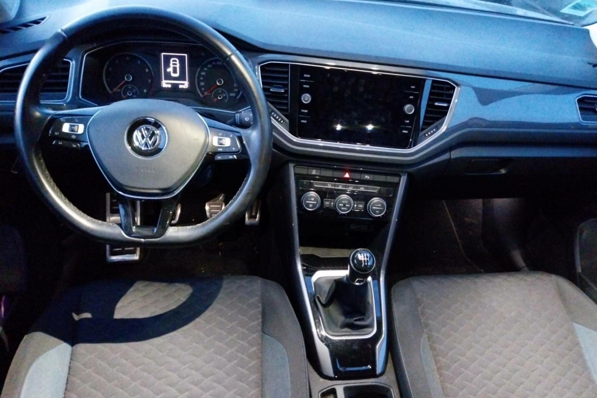 Vente en ligne Volkswagen T-Roc  1.0 TSI 115 Start/Stop BVM6 au prix de 18 590 €