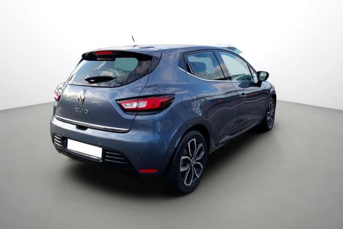 Vente en ligne Renault Clio 4 Clio dCi 90 E6C au prix de 12 490 €