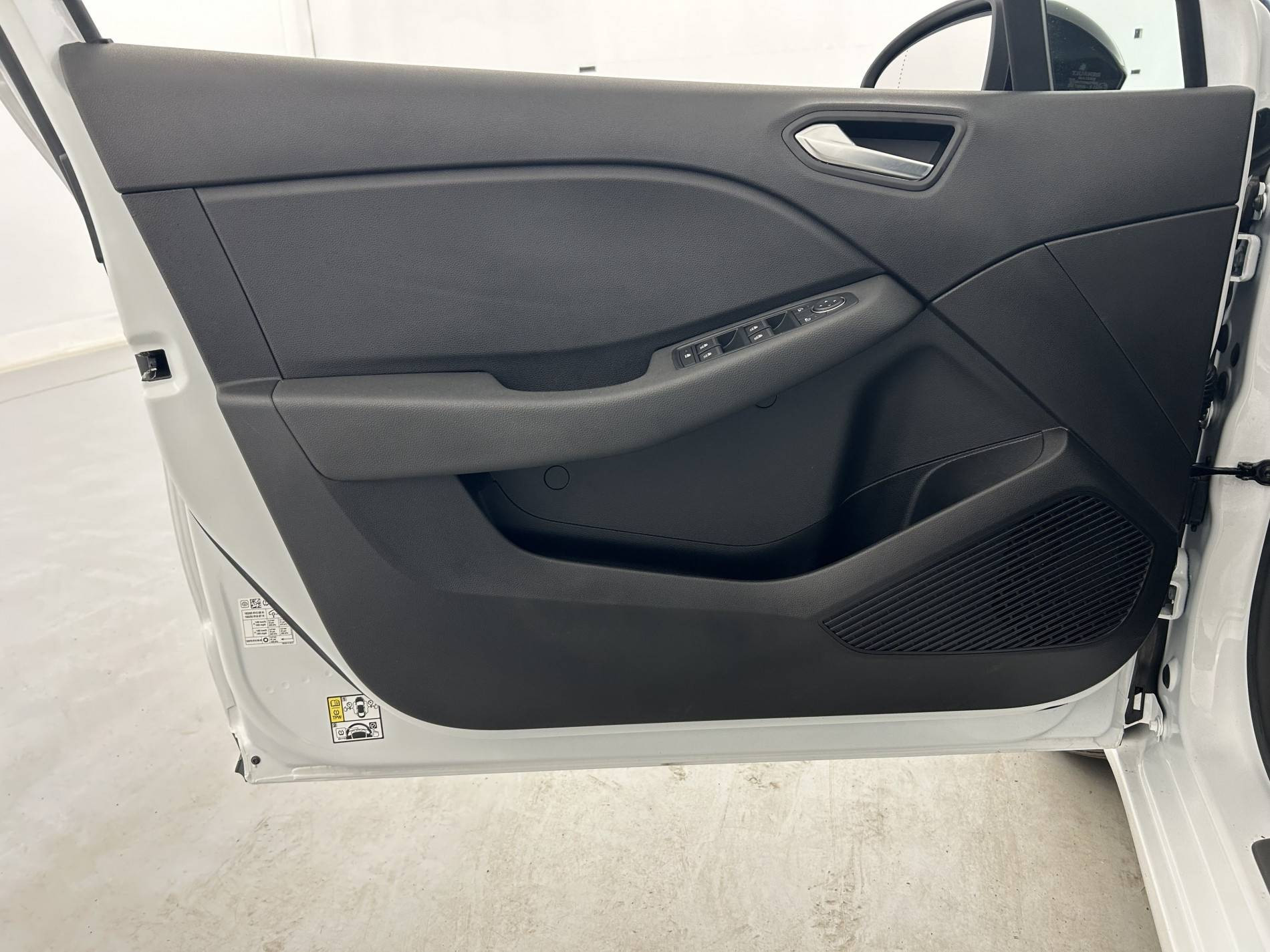 Vente en ligne Renault Clio 5 Clio E-Tech 140 - 21N au prix de 15 790 €