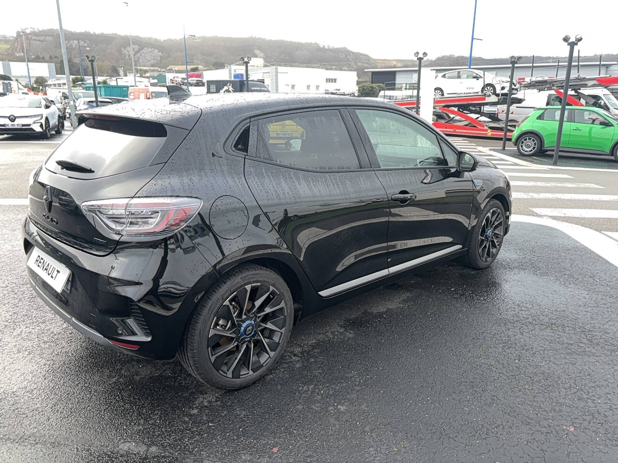 Vente en ligne Renault Clio 5 Clio E-Tech full hybrid 145 ch GSR2 au prix de 19 590 €