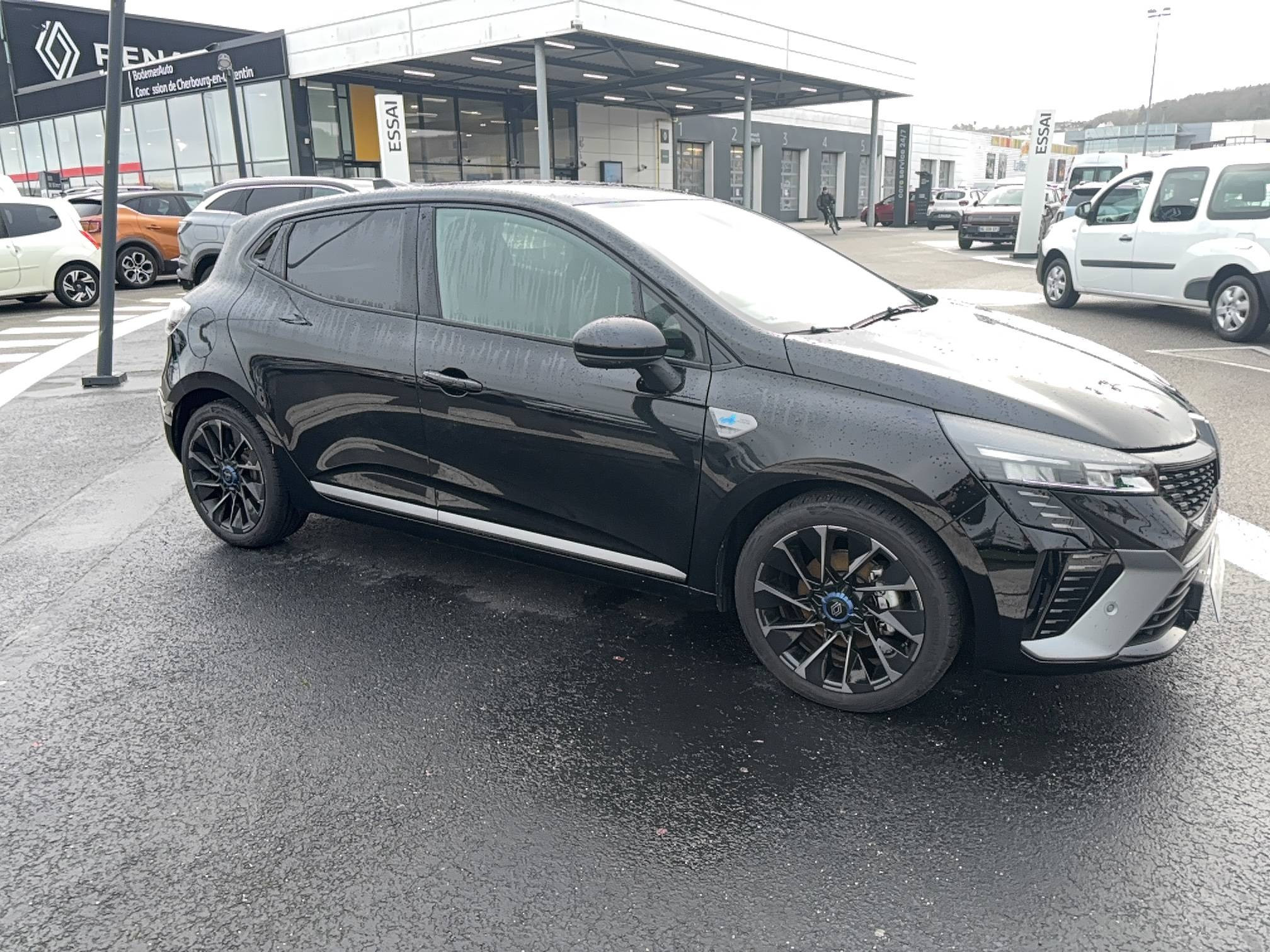 Vente en ligne Renault Clio 5 Clio E-Tech full hybrid 145 ch GSR2 au prix de 19 590 €