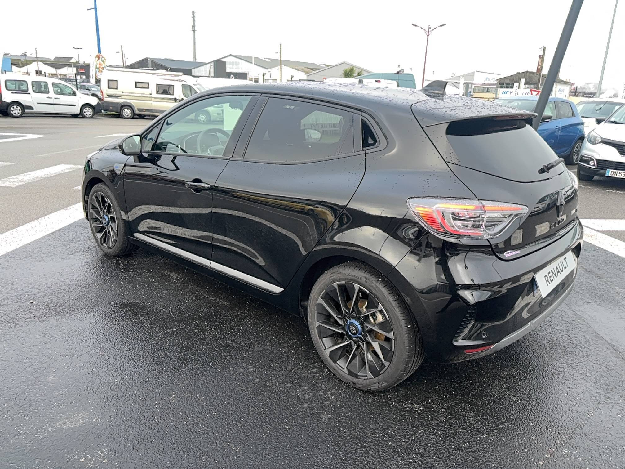 Vente en ligne Renault Clio 5 Clio E-Tech full hybrid 145 ch GSR2 au prix de 19 590 €