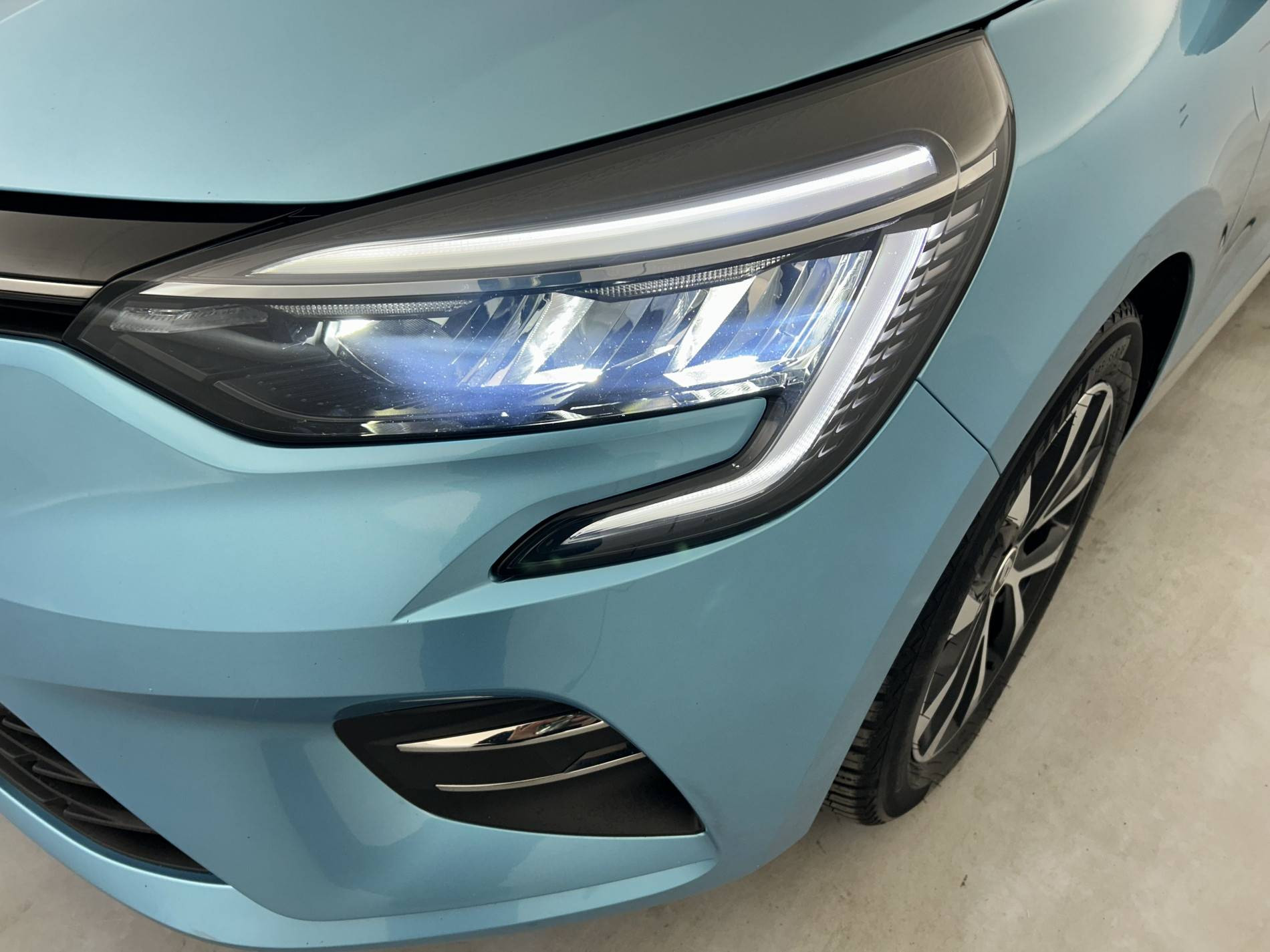 Vente en ligne Renault Clio 5 Clio TCe 90 - 21N au prix de 14 990 €