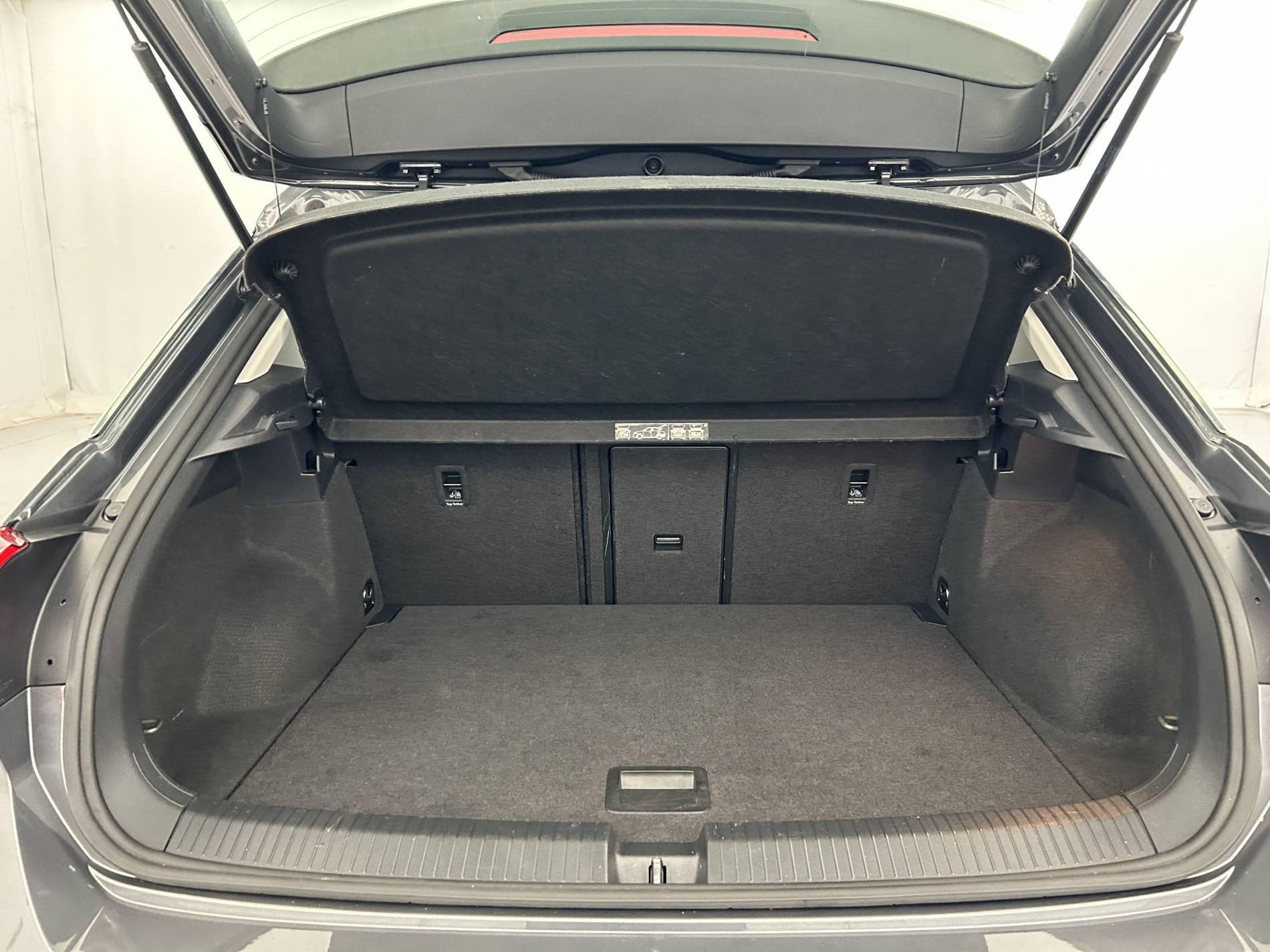 Vente en ligne Volkswagen T-Roc  1.0 TSI 115 Start/Stop BVM6 au prix de 18 590 €