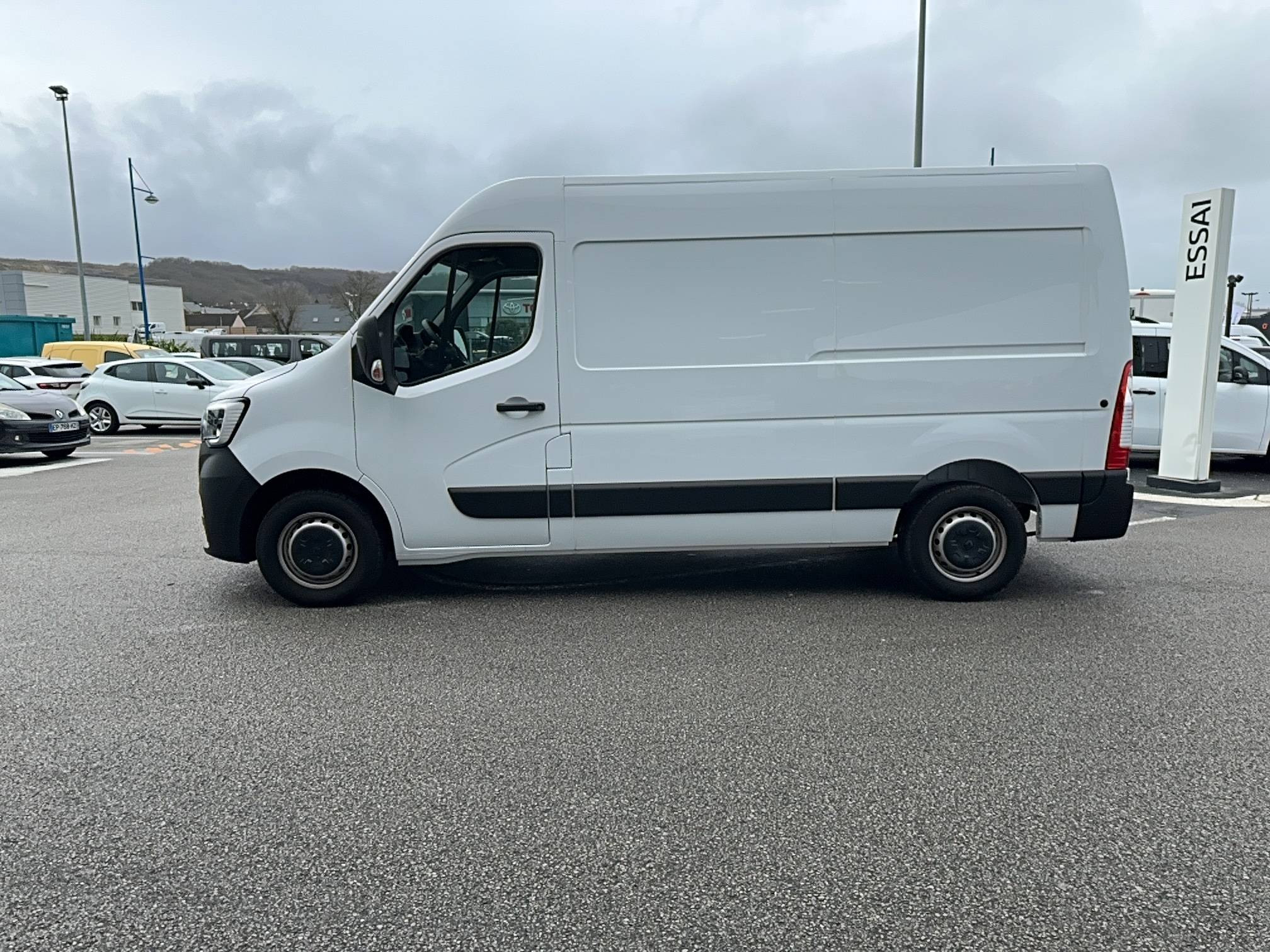 Vente en ligne Renault Master E-Tech MASTER ELECTRIQUE FGN L2H2 F3500 EV52 au prix de 26 900 €