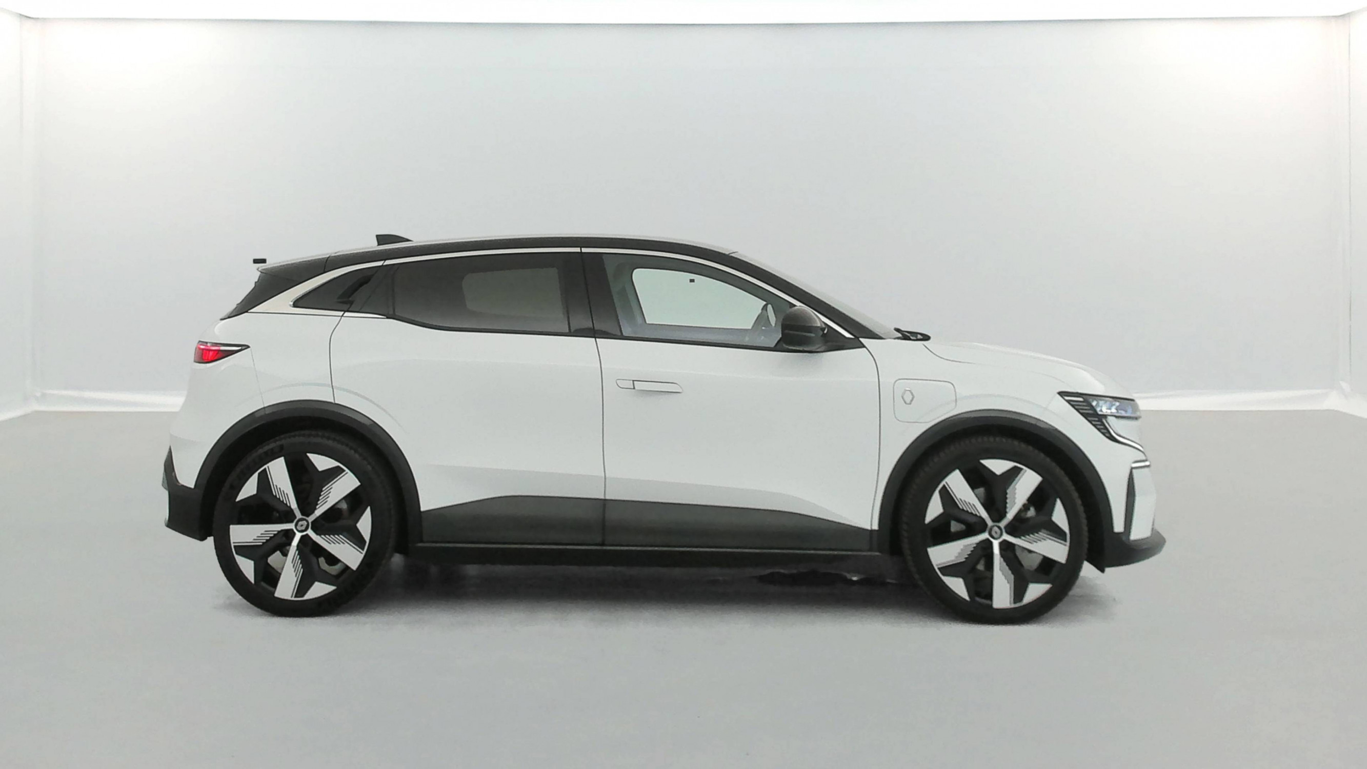 Vente en ligne Renault Megane E-Tech  EV60 220 ch super charge au prix de 23 490 €