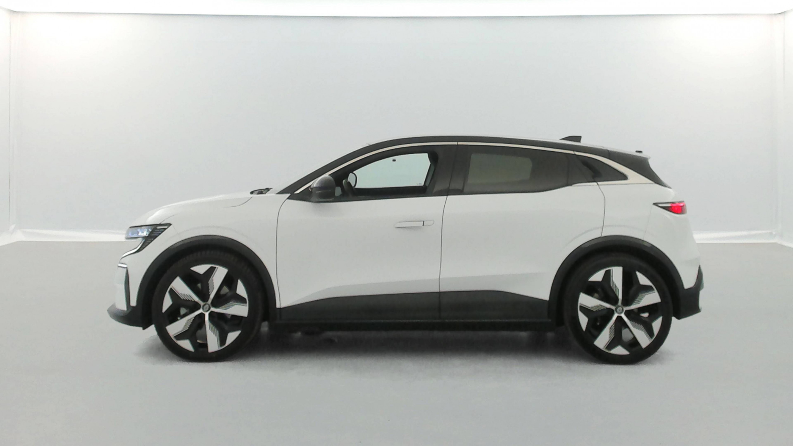 Vente en ligne Renault Megane E-Tech  EV60 220 ch super charge au prix de 23 490 €