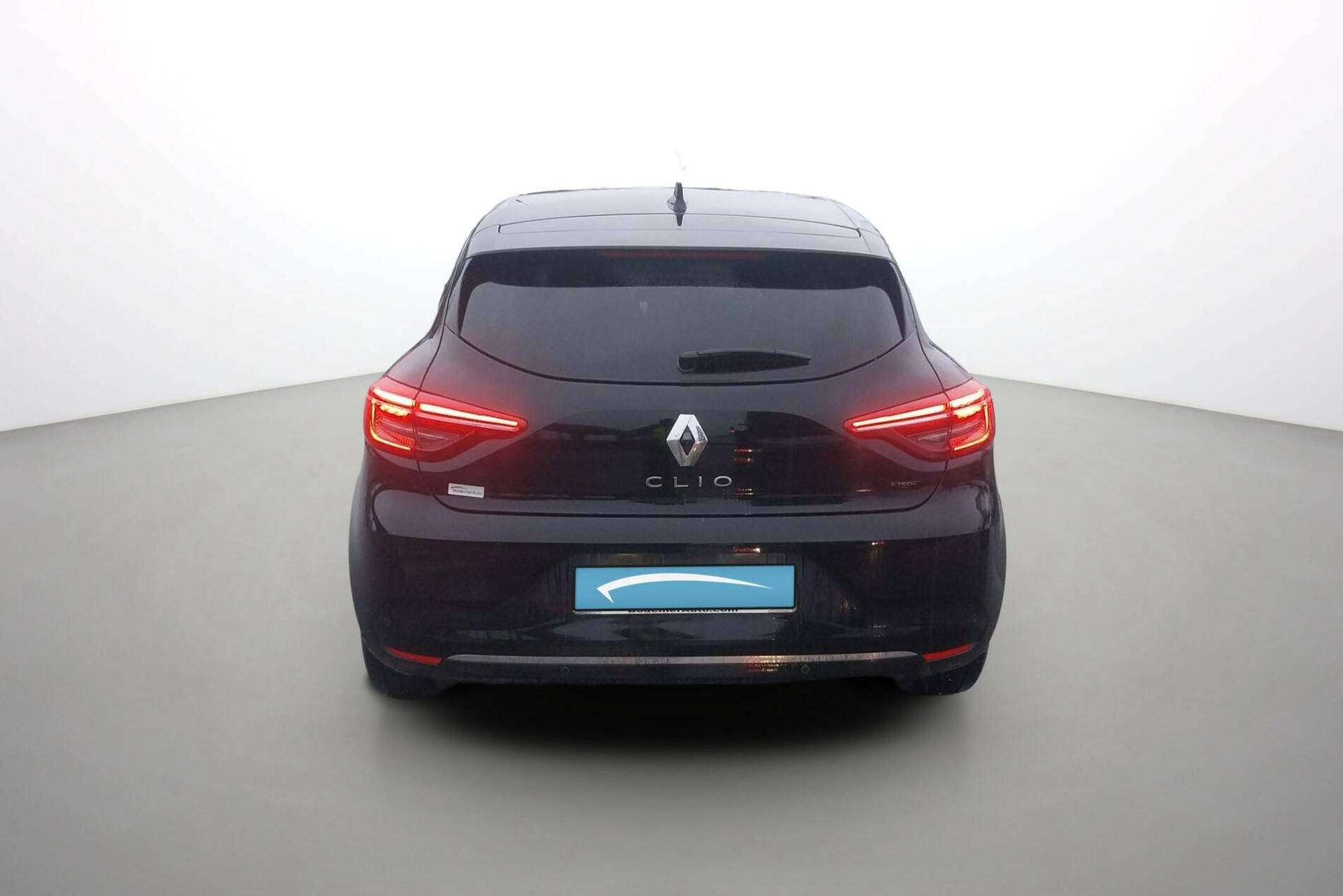 Vente en ligne Renault Clio 5 Clio E-Tech full hybrid 145 au prix de 17 390 €